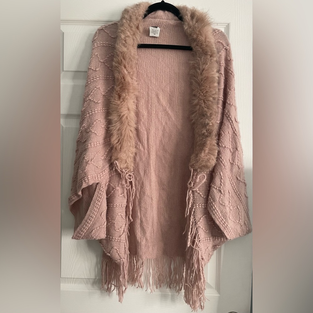 SHEIN Blush Pink Poncho with Faux Fur Trim